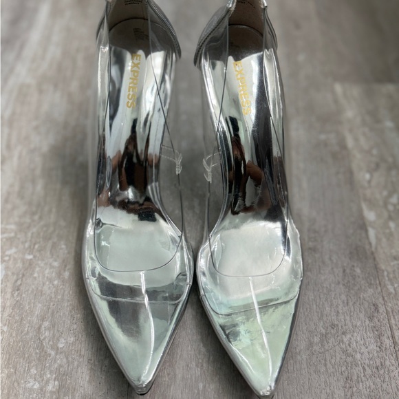Brand new Express clear & silver pump, size 8.5 - Picture 2 of 6